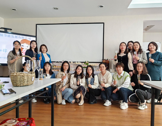 女神節(jié)里笑容翻飛，歡樂不退